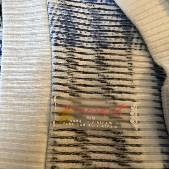 NWT Free People Movement Tees Top Long Sleeve Blue White Size M - Picture 6 of 12